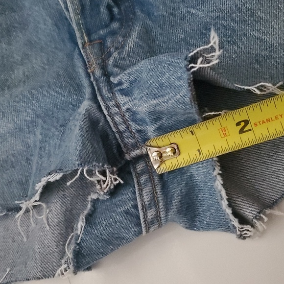 Levi's 501 Denim Cutoff Shorts Size 30 Button Fly Medium Wash Womens - Picture 8 of 8